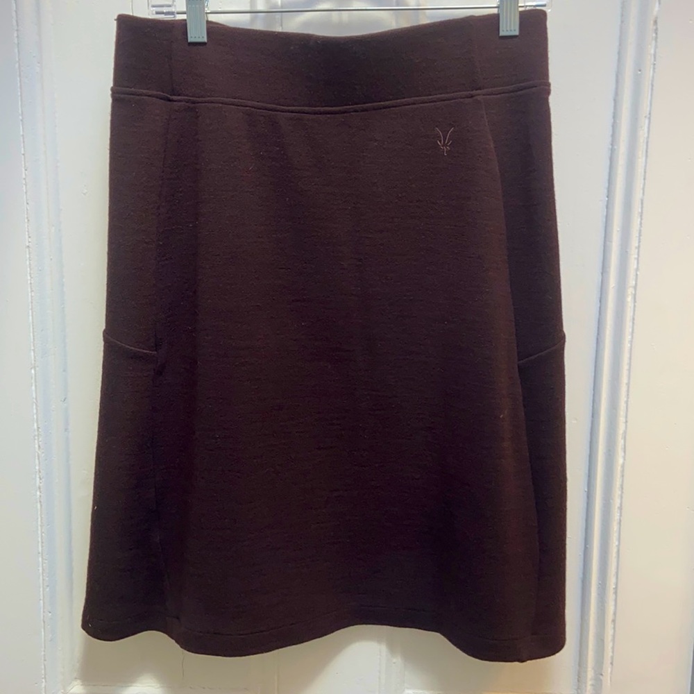 Ibex merino wool skirt with 2 zip pockets